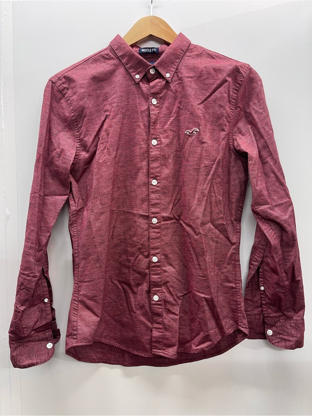 Hollister Men's Burgundy Long-Sleeve Button-Down Shirt